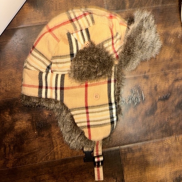 Trapper Hat - Picture 4 of 6